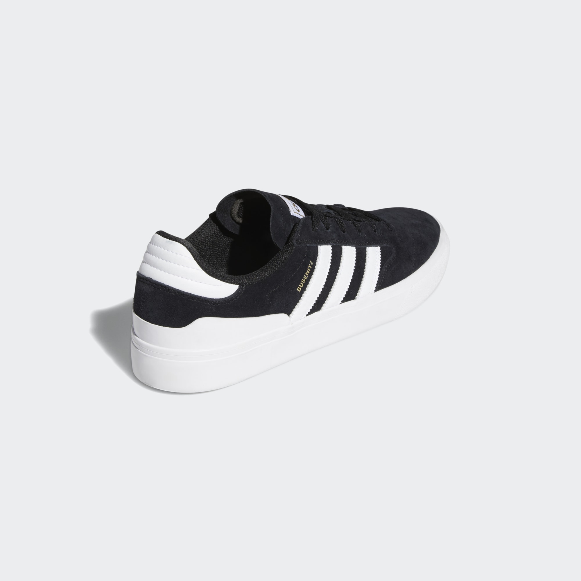 Adidas Busenitz Vulc II schoenen core black / cloud white / gum