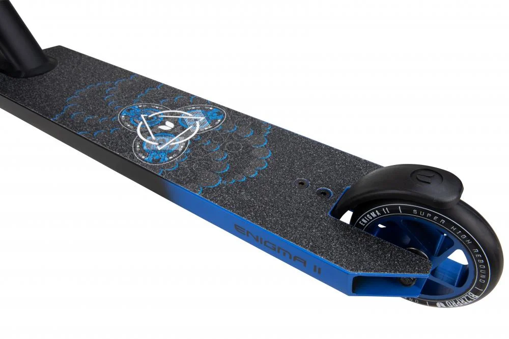 Blazer Pro Enigma stuntstep black / blue