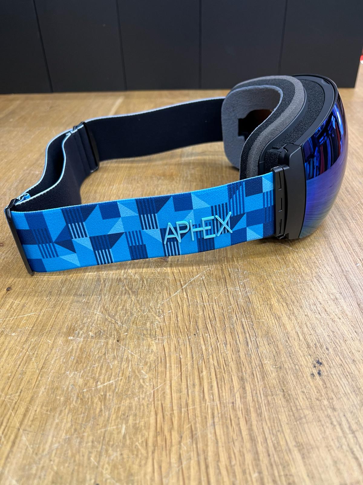 Aphex Styx Goggle Matt Black Revo Blue Lens ( met extra gele lens )